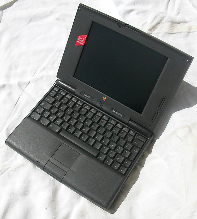 Le Macintosh Powerbook 190, dernier portable de la marque architecturé autour d'un 68040.